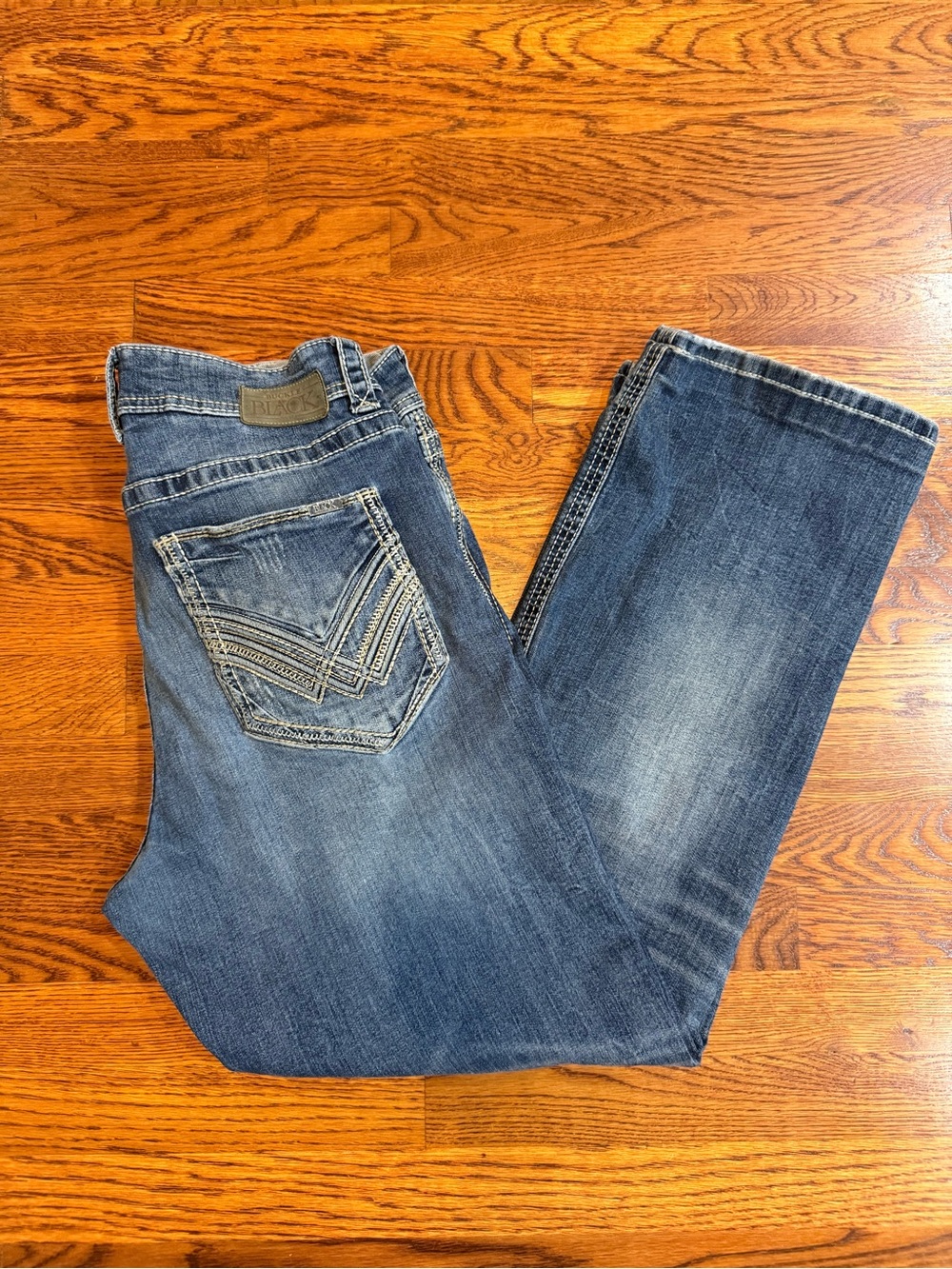 Buckle Black Straight Leg Medium Wash Men’s 36x30 Denim Pant Jeans